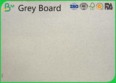 risguardo grigio solido del cartone di 118 x di 125 cm nella superficie regolare dello strato