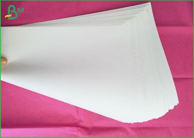 materiale vergine non rivestito della pasta di cellulosa della carta 100% di Woodfree del grande strato di 61x86cm per il libro
