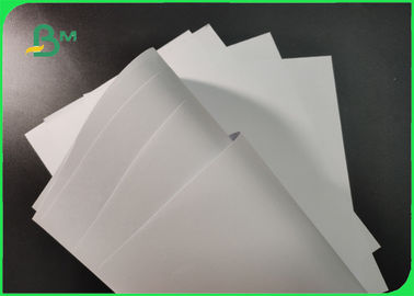 Rotolo di carta di Woodfree di bianco di 70g approvato FSC 80g per l'opuscolo liscio