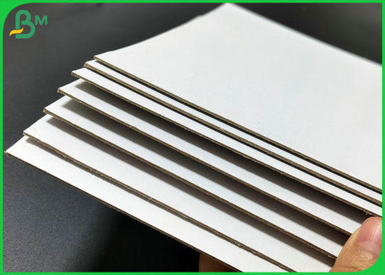 Riciclato spappoli gli strati duplex del cartone di doppio colore bianco spesso dei lati di 2mm - di 1mm