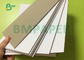 700g 800g bordo bianco stampabile di Claycoated dello strato di 2100mm x di 1220 per il cartone del pacchetto del regalo