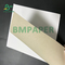 Superficie di carta piatta rivestita di cartone bianco con retro grigio per filtro per calzini