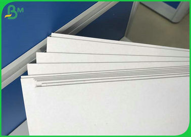 un lato bianco di 100 x 70 grs/m2 di cm 170gsm 180gsm 230 ha ricoperto il bordo duplex la parte posteriore di grey che adatta inietta la stampa