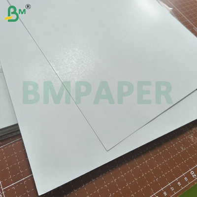 Black Core Cardstock 310 Gsm doppia facciata Superficie lucida Carta di gioco