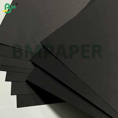 245gm 250gm Superficie liscia Alta rigidità Resistenza al ripiegamento Carta nera Per imballaggio regalo Cornice fotografica Matting