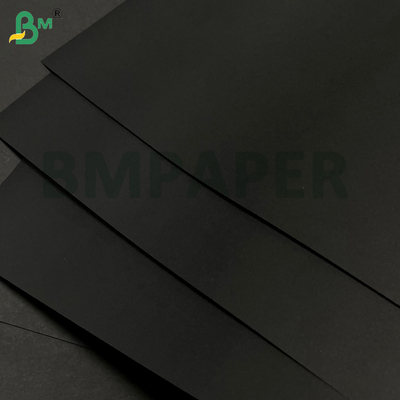 80gm Carta Kraft nera ripiegabile liscia matta buona per imballaggio regalo sacchetti da shopping