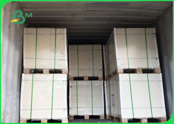 Alto cartone bianco 1.35MM 1.5MM del risguardo C1S dell'avorio di spessore di iso & del FSC per la fabbricazione della carta di nome