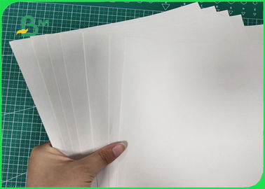 48gr la carta non rivestita Rolls liscia la superficie per la stampa del giornale e riempie le borse