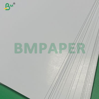 Carta da gioco patinata bifacciale lucida con anima nera da 330 g/m² per tornei di poker professionali