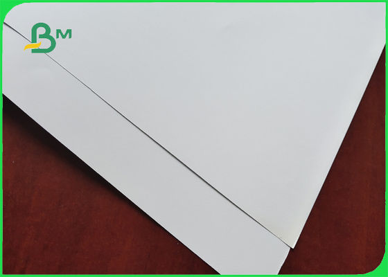 La carta di seta 100/115/120/150/300GSM del FSC Matt liscia buon stampando l'effetto