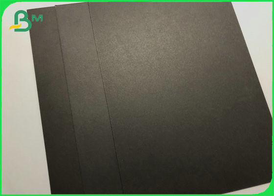 Protezione all'umidità 350gm Cartone nero Indumenti riciclabili Etichette Materiale